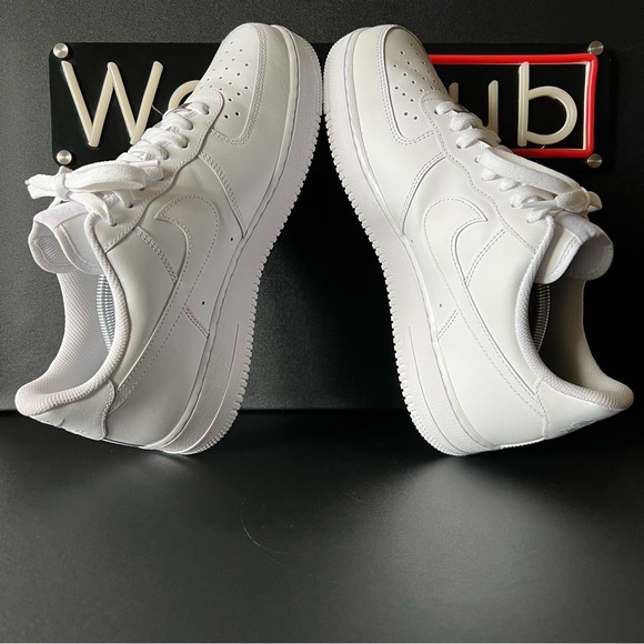 Nike Air Force 1 Low '07 Men's Triple White CW2288-111 Shoes Men’s Size 12 - Picture 6 of 8